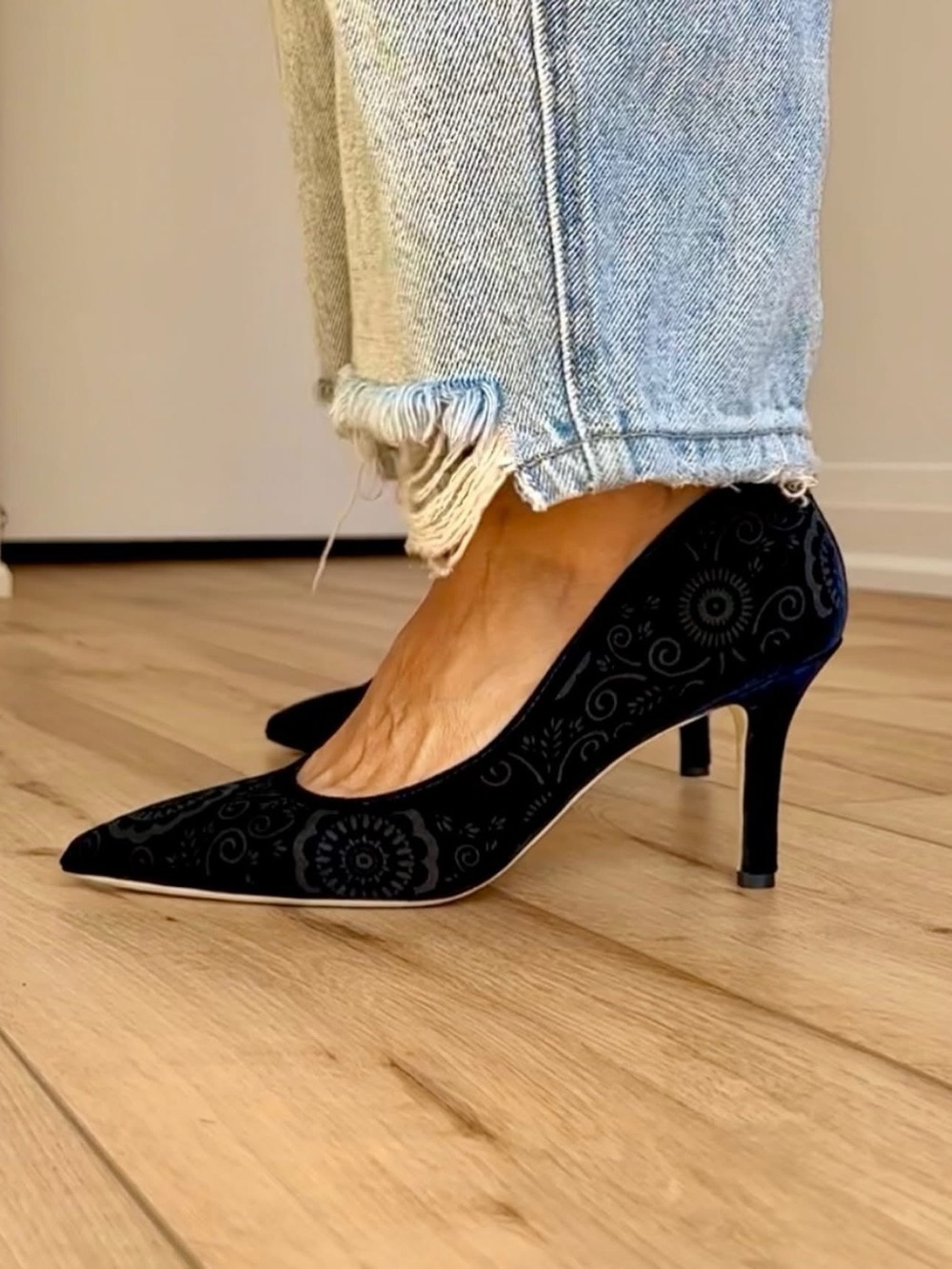 Ron White DWP1 Midnight Velvet Blue Kitten Heels - Picture 4 of 17